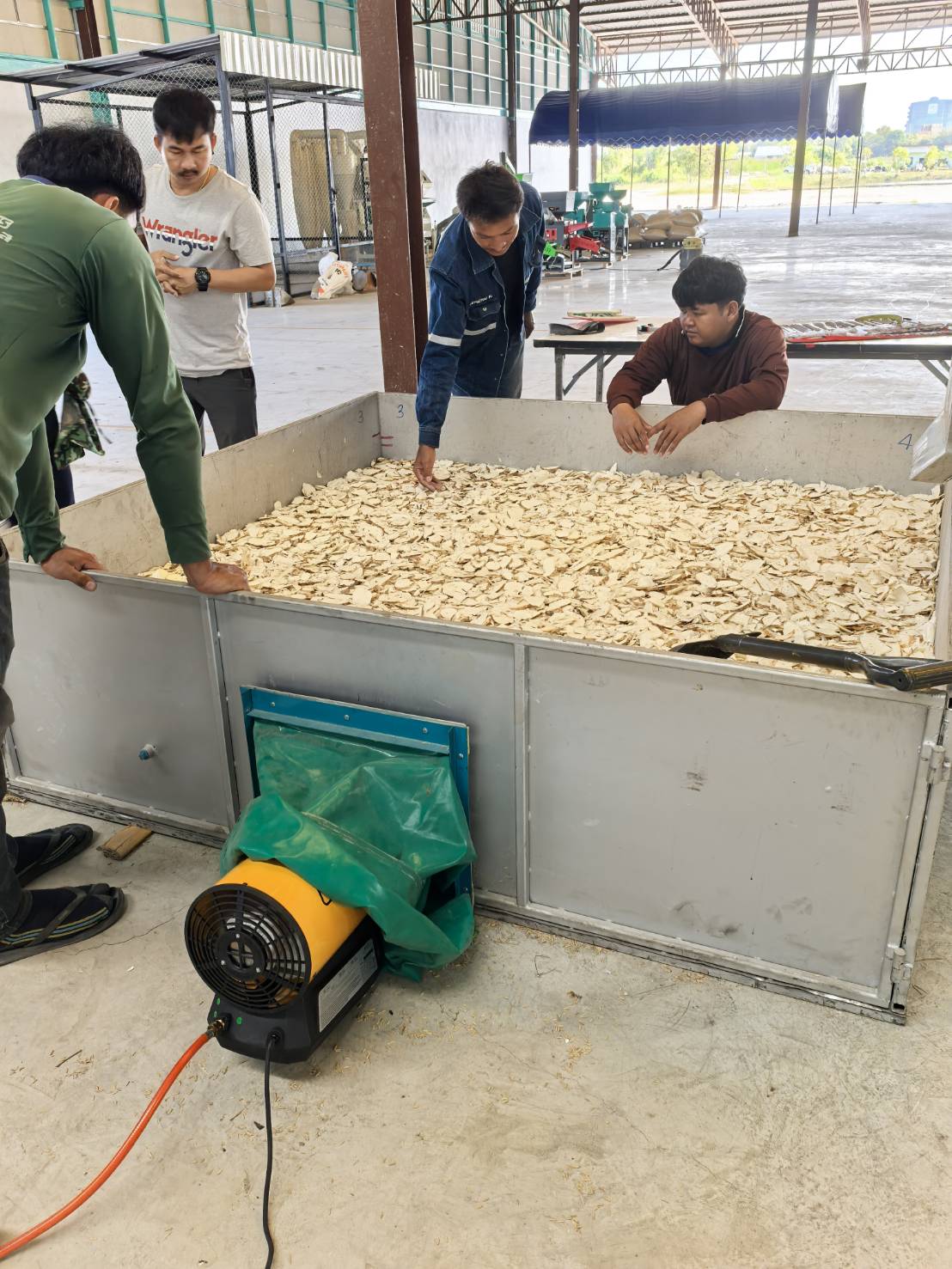 กระบะอบลมร้อนใช้แก๊ส